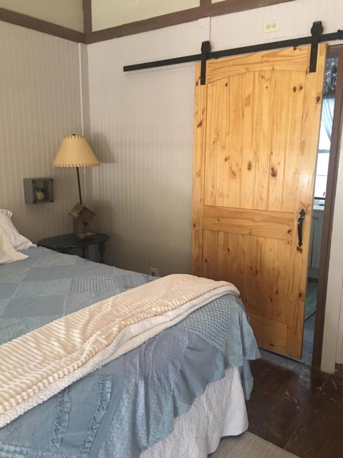 Acorn Hideaways Canton Sweet Tweet Guesthouse King Bed מראה חיצוני תמונה