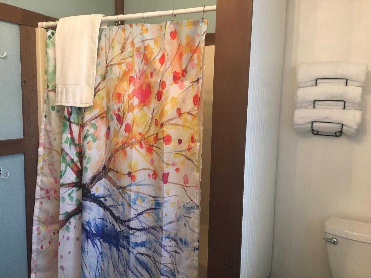 Acorn Hideaways Canton Sweet Tweet Guesthouse King Bed מראה חיצוני תמונה