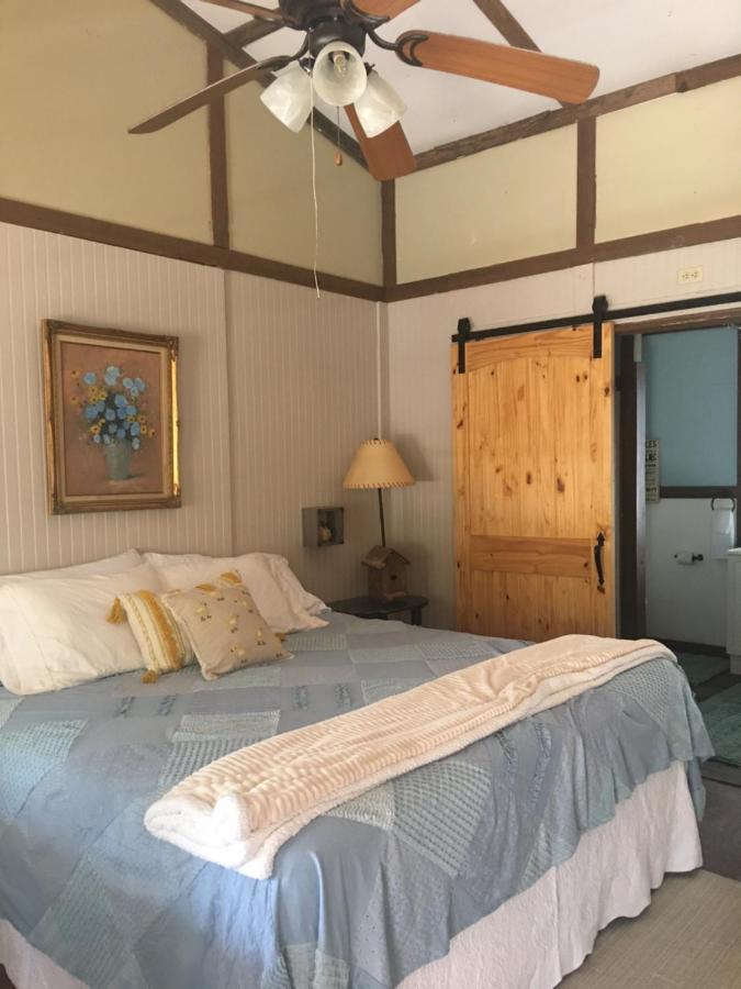 Acorn Hideaways Canton Sweet Tweet Guesthouse King Bed מראה חיצוני תמונה